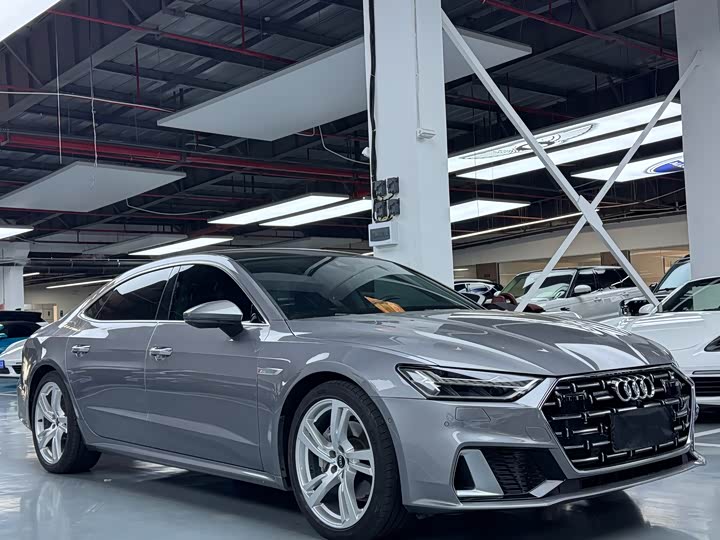 Фото 3 - Audi A7L