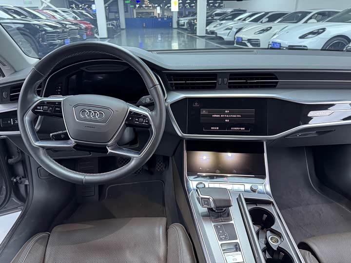 Фото 7 - Audi A7L