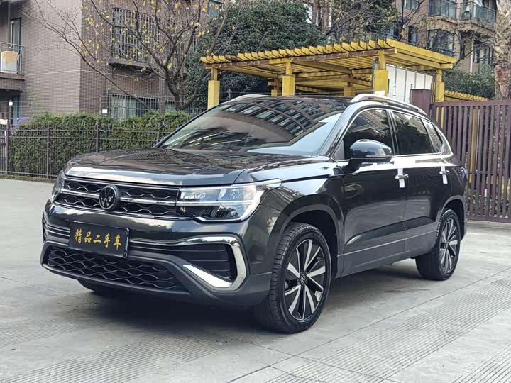 Фото 1 - Volkswagen Tharu