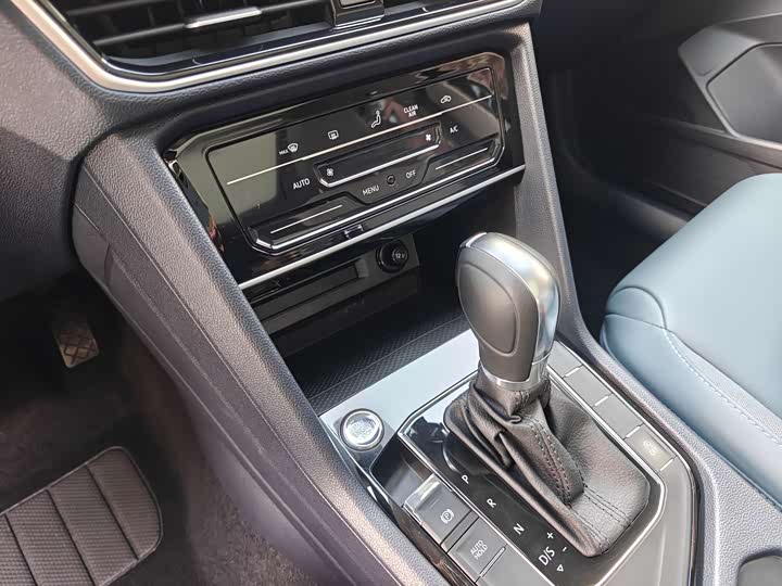 Фото 7 - Volkswagen Tharu