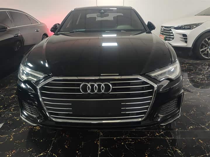 Фото 2 - Audi A6L