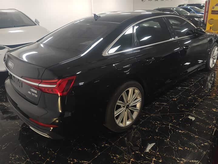 Фото 3 - Audi A6L