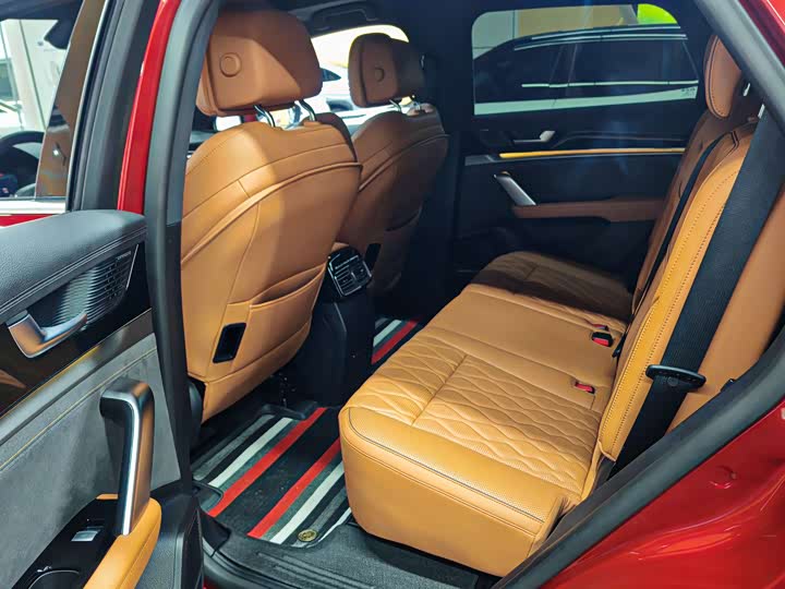 Фото 3 - BYD Tang Hybrid/EV