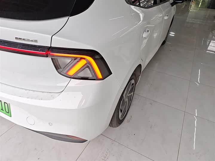 Фото 8 - MG Motor 4 EV