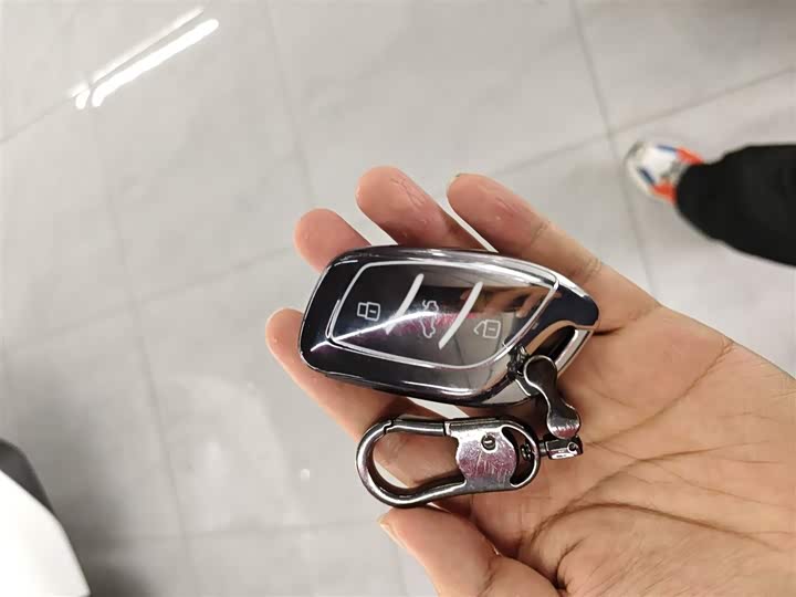 Фото 9 - MG Motor 4 EV