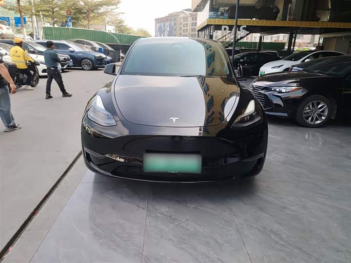 Фото 3 - Tesla Model Y