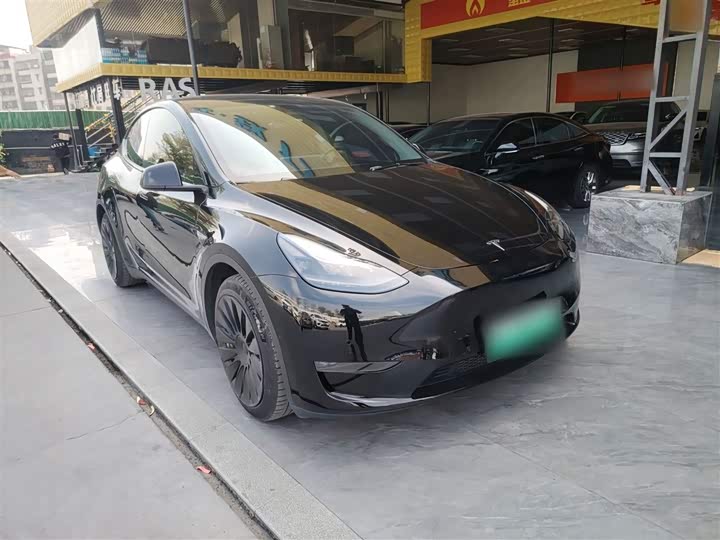 Фото 4 - Tesla Model Y