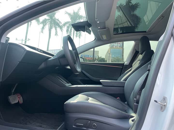 Фото 9 - Tesla Model 3