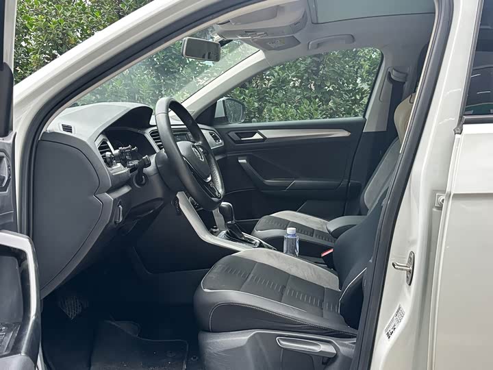 Фото 4 - Volkswagen T-Roc