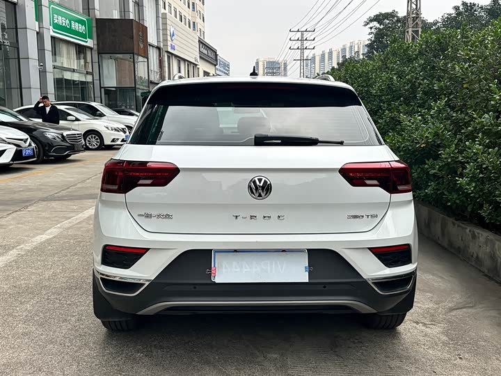 Фото 8 - Volkswagen T-Roc