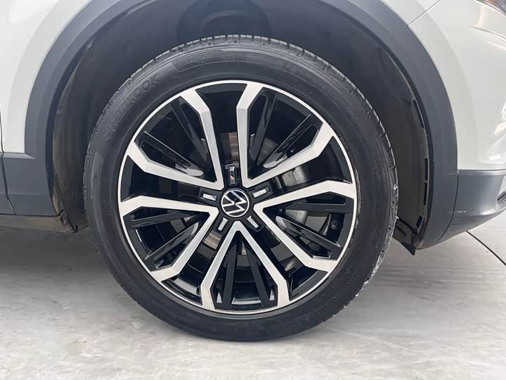 Фото 5 - Volkswagen T-Roc