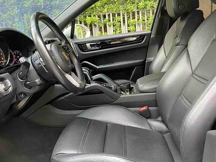 Фото 7 - Porsche Cayenne Hybrid