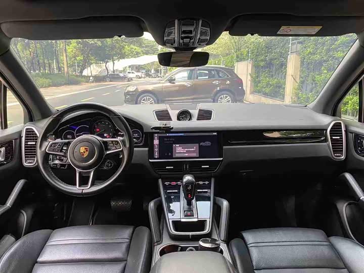 Фото 9 - Porsche Cayenne Hybrid