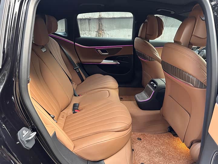 Фото 8 - Mercedes-Benz E-Class Hybrid