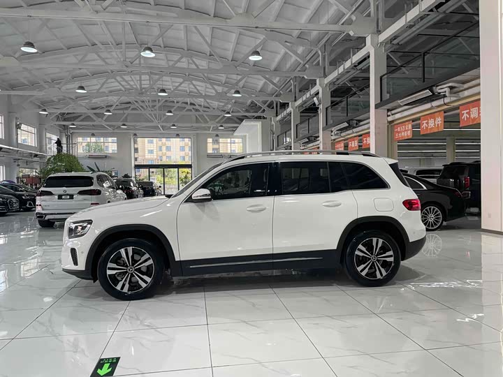 Фото 3 - Mercedes-Benz GLB-Class