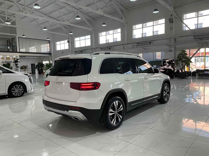 Фото 6 - Mercedes-Benz GLB-Class