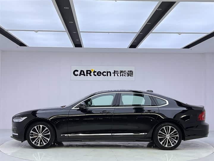 Фото 2 - Volvo S90