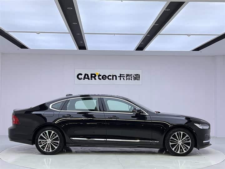 Фото 6 - Volvo S90