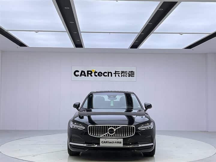 Фото 8 - Volvo S90
