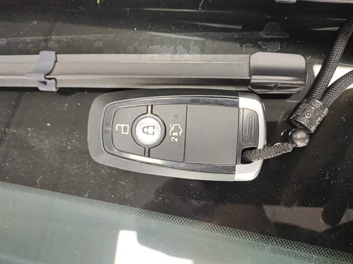 Фото 9 - Ford Mondeo