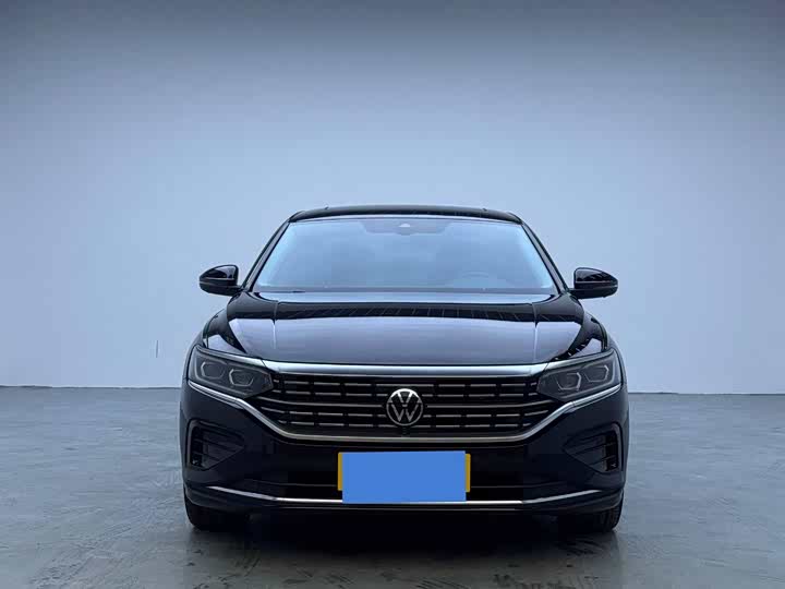 Фото 2 - Volkswagen Passat