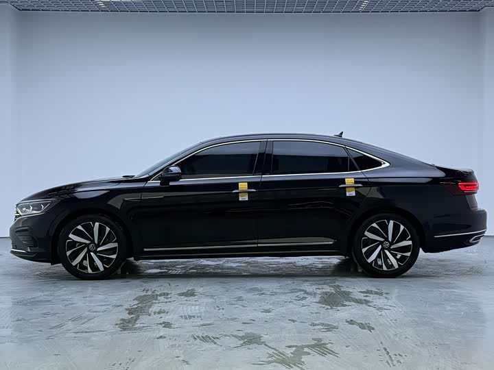 Фото 7 - Volkswagen Passat