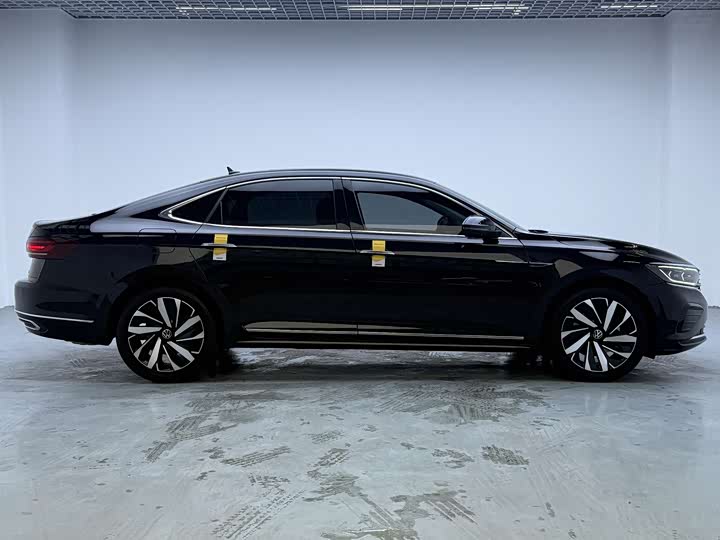 Фото 8 - Volkswagen Passat