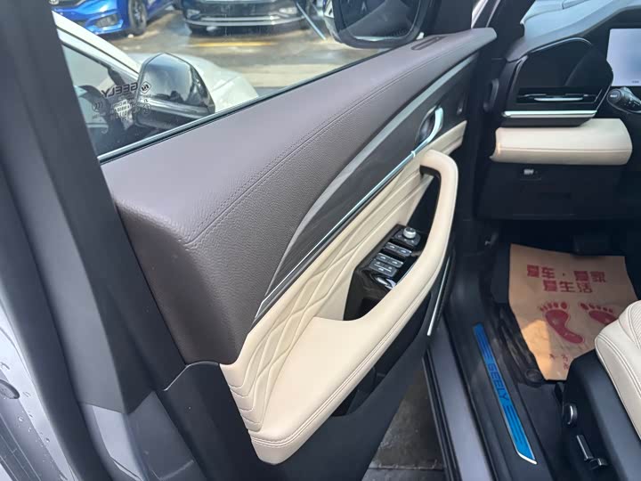 Фото 4 - Geely Monjaro