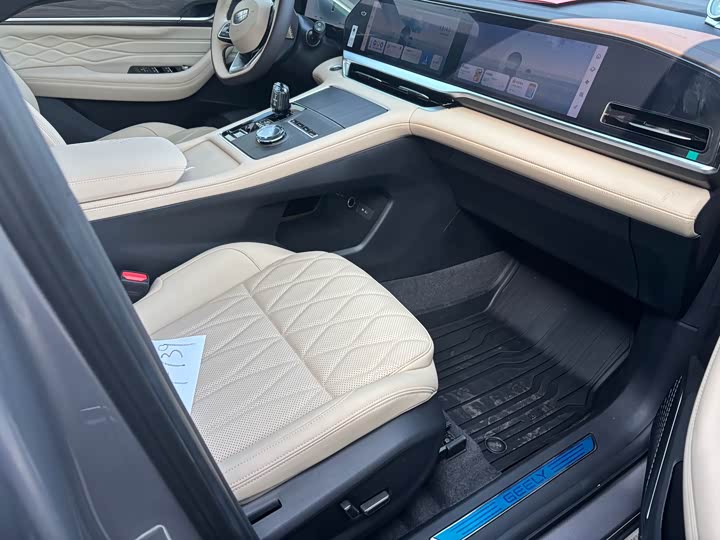 Фото 6 - Geely Monjaro