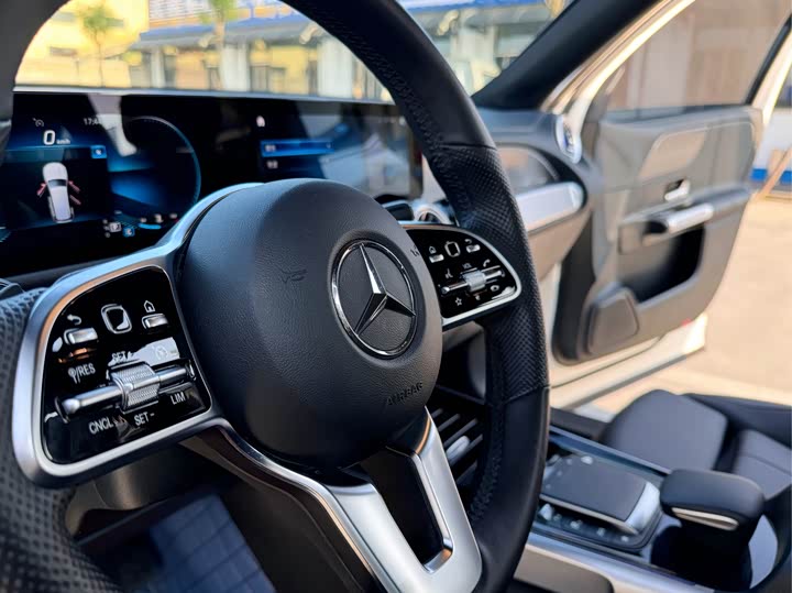 Фото 7 - Mercedes-Benz GLB-Class