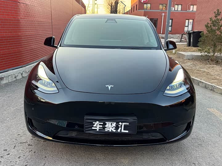 Фото 2 - Tesla Model Y