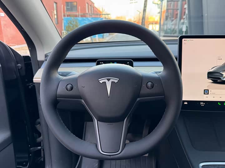 Фото 4 - Tesla Model Y