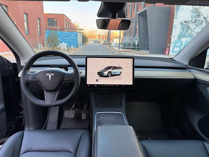 Фото 6 - Tesla Model Y