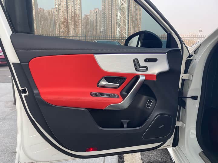 Фото 7 - Mercedes-Benz A-Class AMG