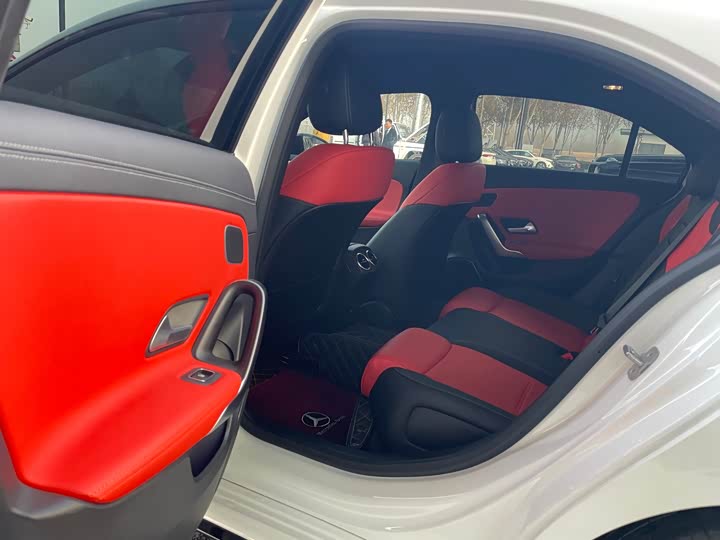 Фото 8 - Mercedes-Benz A-Class AMG