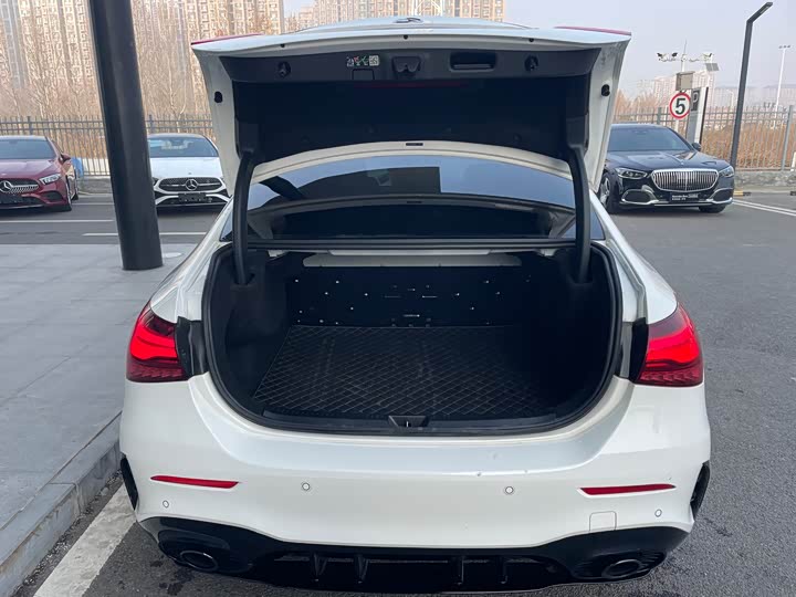 Фото 9 - Mercedes-Benz A-Class AMG