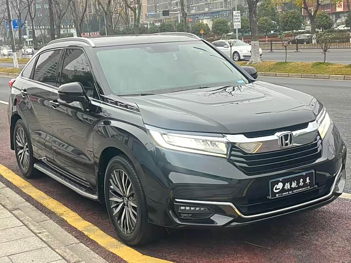 Фото 3 - Honda Avancier