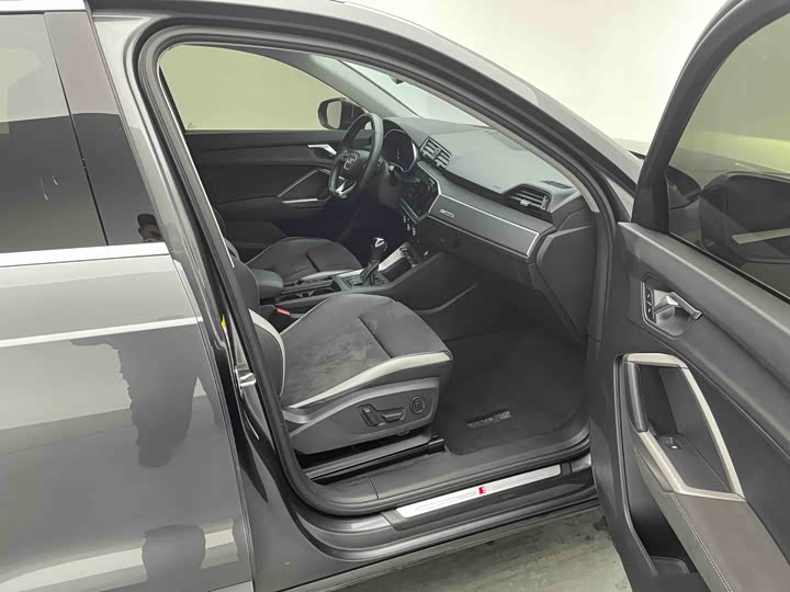 Фото 7 - Audi Q3