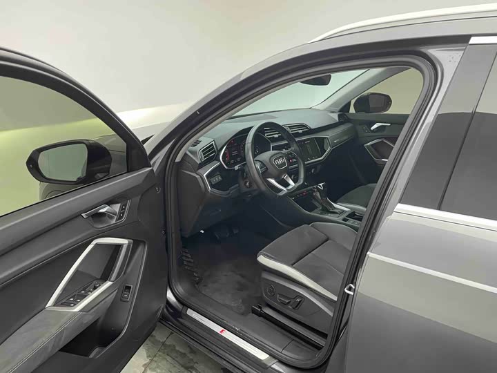 Фото 9 - Audi Q3