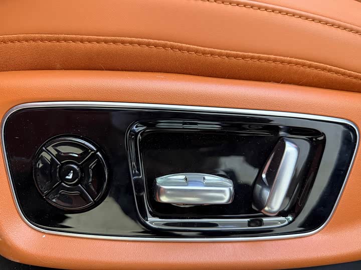 Фото 8 - LiXiang L8