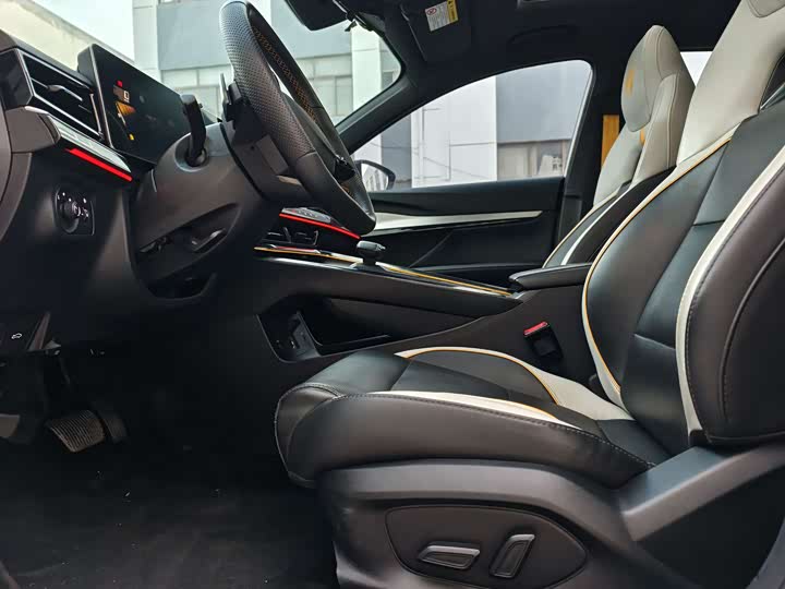 Фото 4 - MG Motor 5 Scorpio