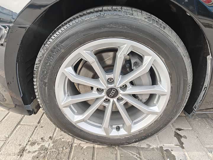 Фото 5 - Audi A6L