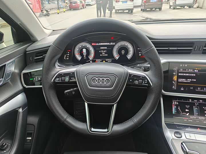 Фото 8 - Audi A6L