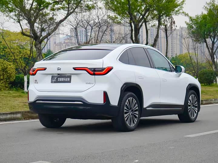 Фото 4 - Nio EC6