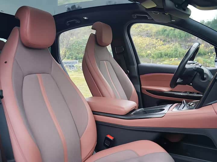 Фото 9 - Nio EC6