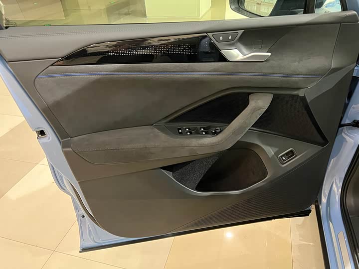 Фото 6 - Volkswagen Tiguan L Pro