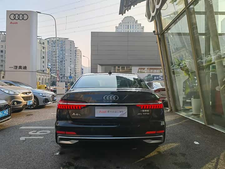 Фото 7 - Audi A6L