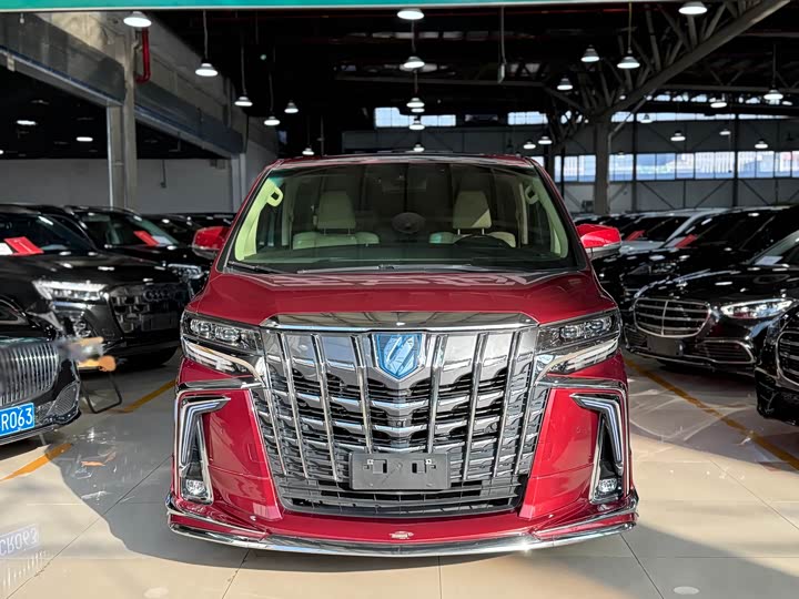 Фото 2 - Toyota Alphard