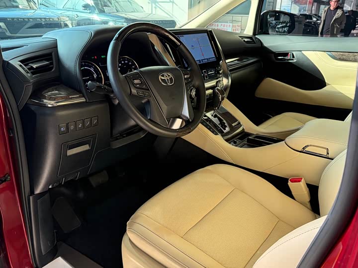 Фото 5 - Toyota Alphard