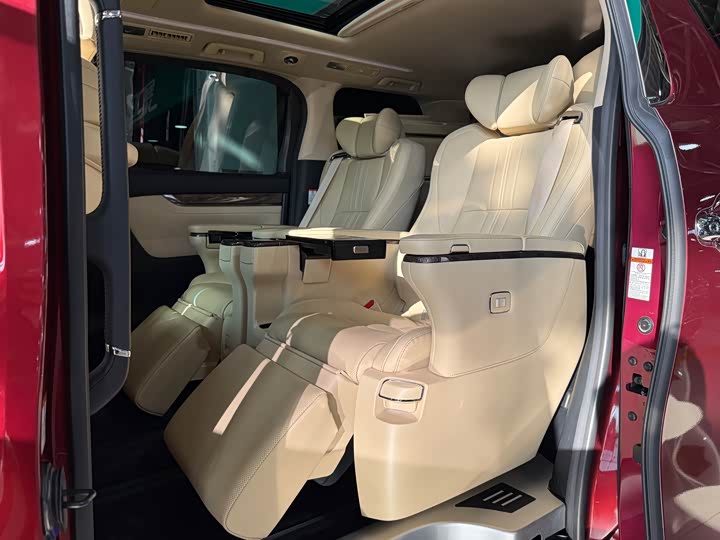 Фото 6 - Toyota Alphard